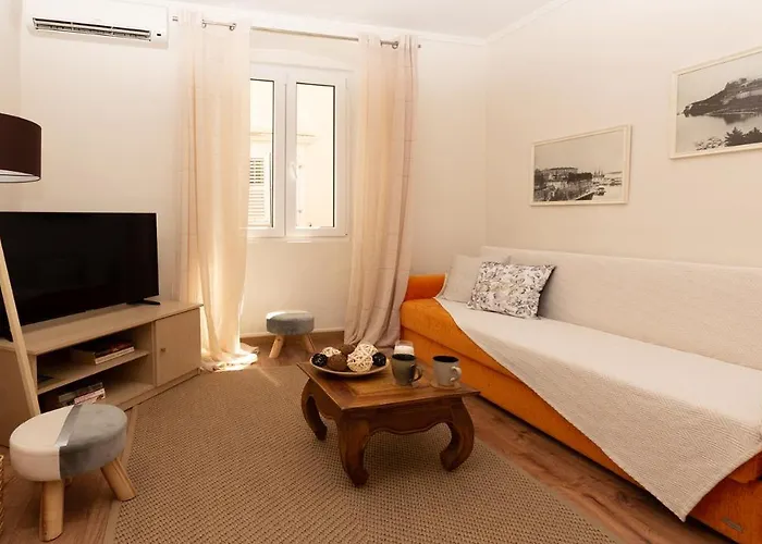 Alex's Cozy Corfu Old Town Apartament *